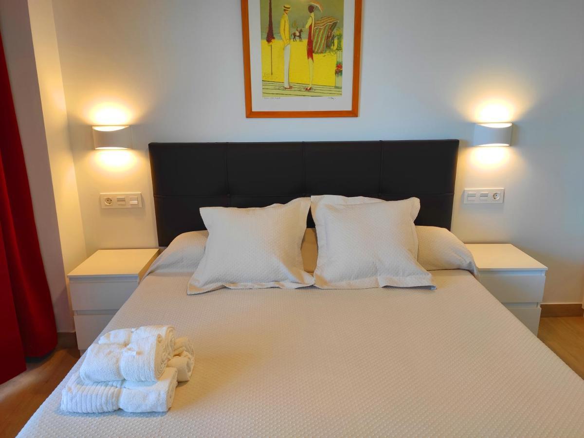 Beachfront -- New Luxury Apartment -- 1ª Linea Playa -- Fuengirola City Center -- Private Parking -- Panoramic Sea Views -- Luaran gambar