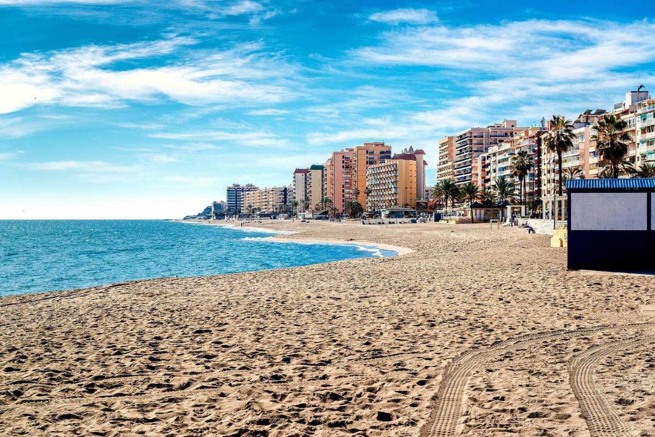 Beachfront -- New Luxury Apartment -- 1ª Linea Playa -- Fuengirola City Center -- Private Parking -- Panoramic Sea Views -- Luaran gambar