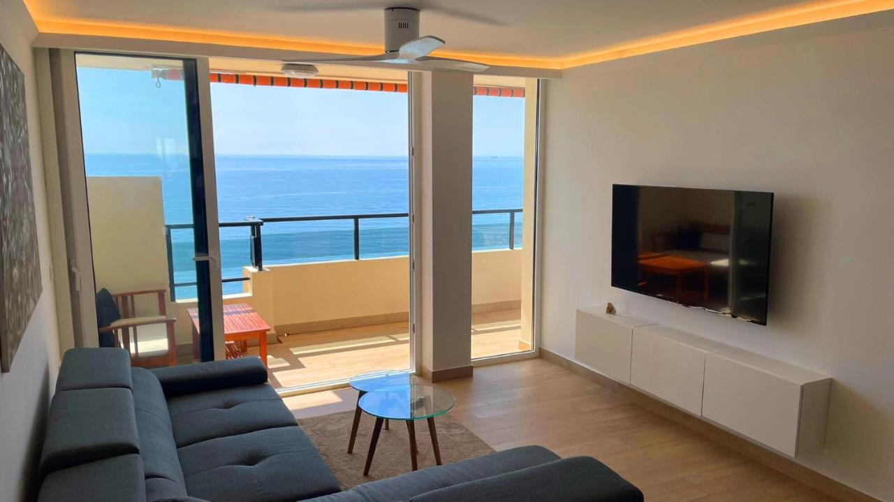 Beachfront -- New Luxury Apartment -- 1ª Linea Playa -- Fuengirola City Center -- Private Parking -- Panoramic Sea Views -- Luaran gambar