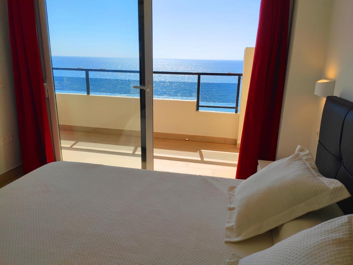 Beachfront -- New Luxury Apartment -- 1ª Linea Playa -- Fuengirola City Center -- Private Parking -- Panoramic Sea Views -- Luaran gambar