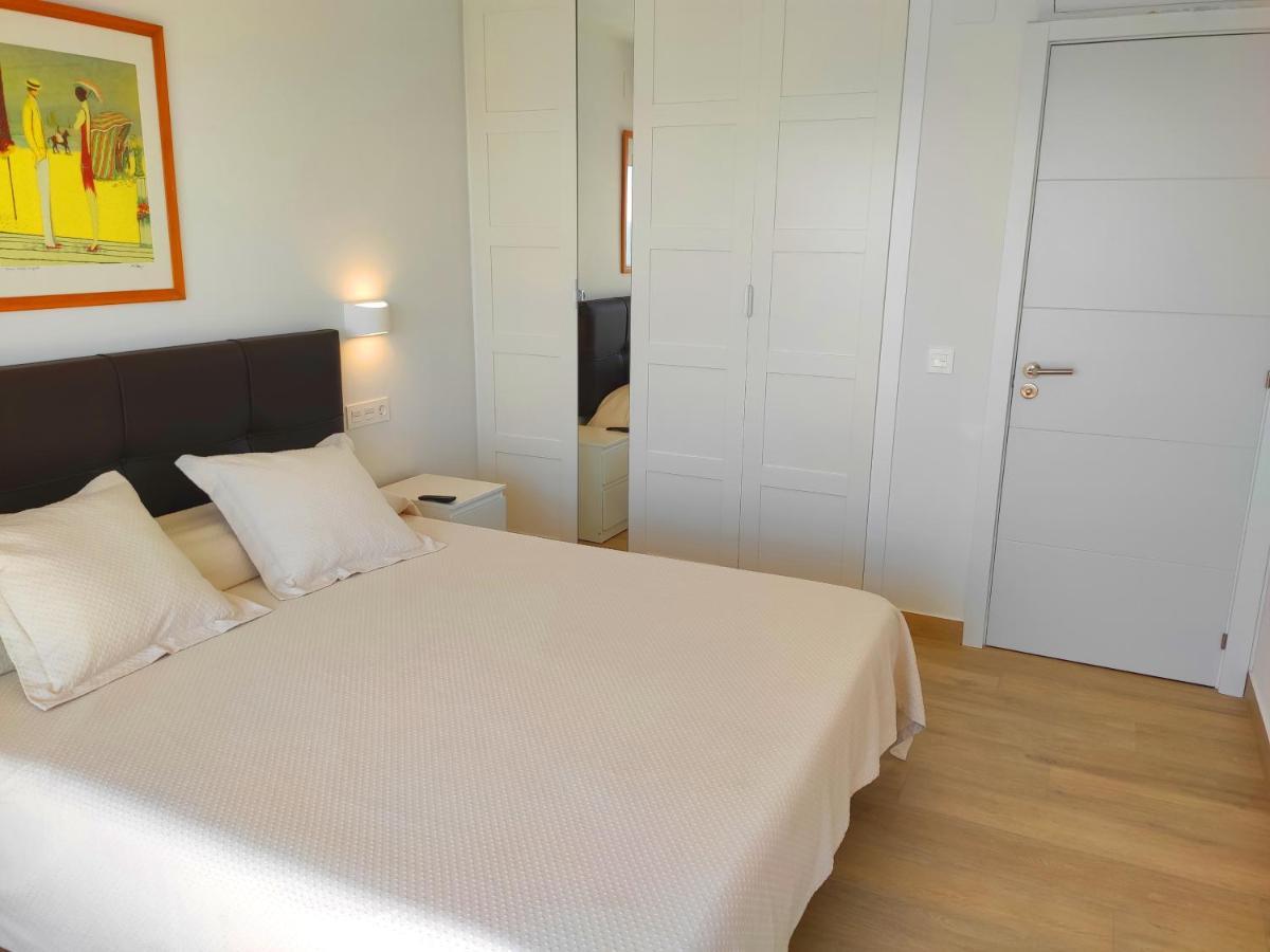 Beachfront -- New Luxury Apartment -- 1ª Linea Playa -- Fuengirola City Center -- Private Parking -- Panoramic Sea Views -- Luaran gambar