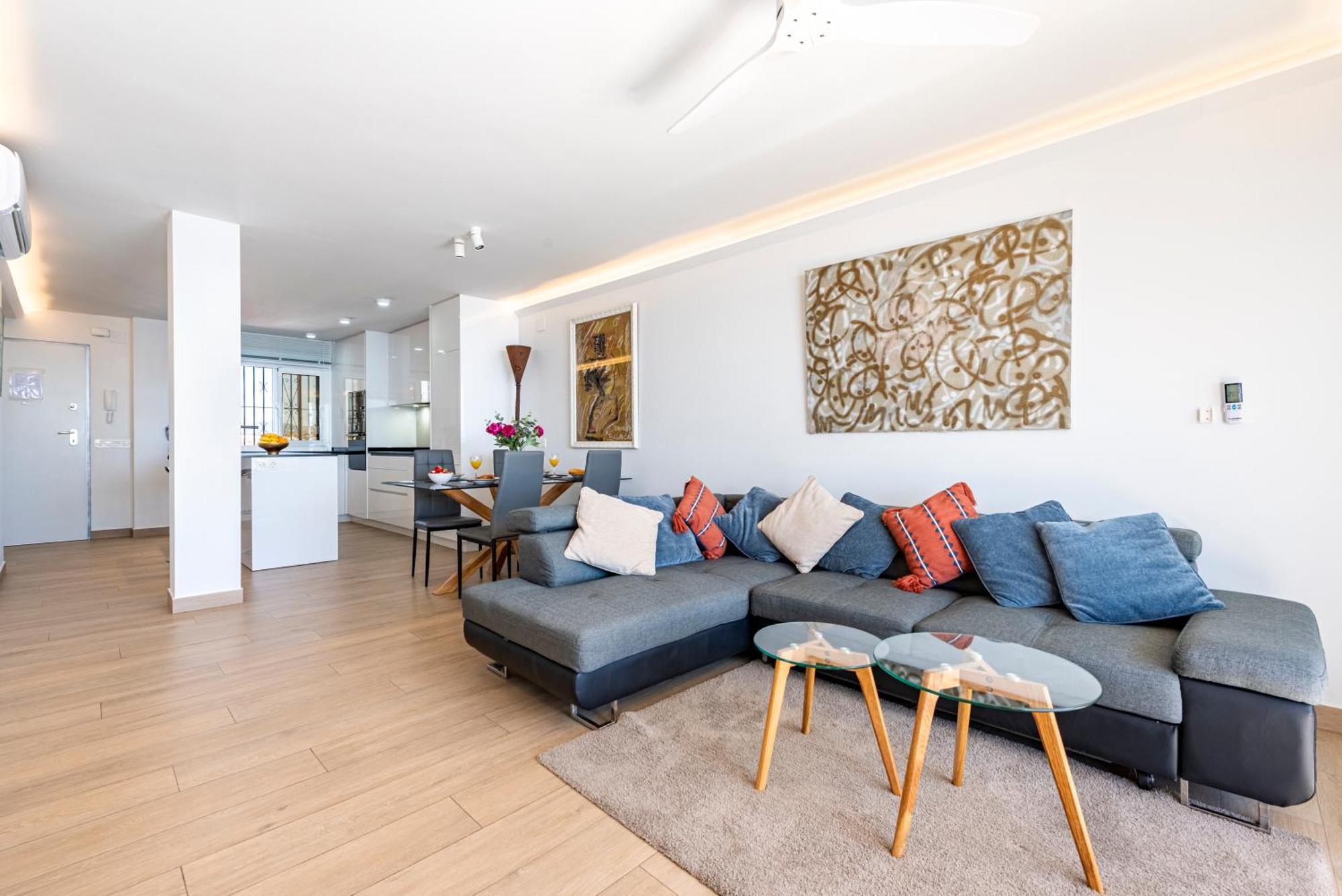 Beachfront -- New Luxury Apartment -- 1ª Linea Playa -- Fuengirola City Center -- Private Parking -- Panoramic Sea Views -- Luaran gambar